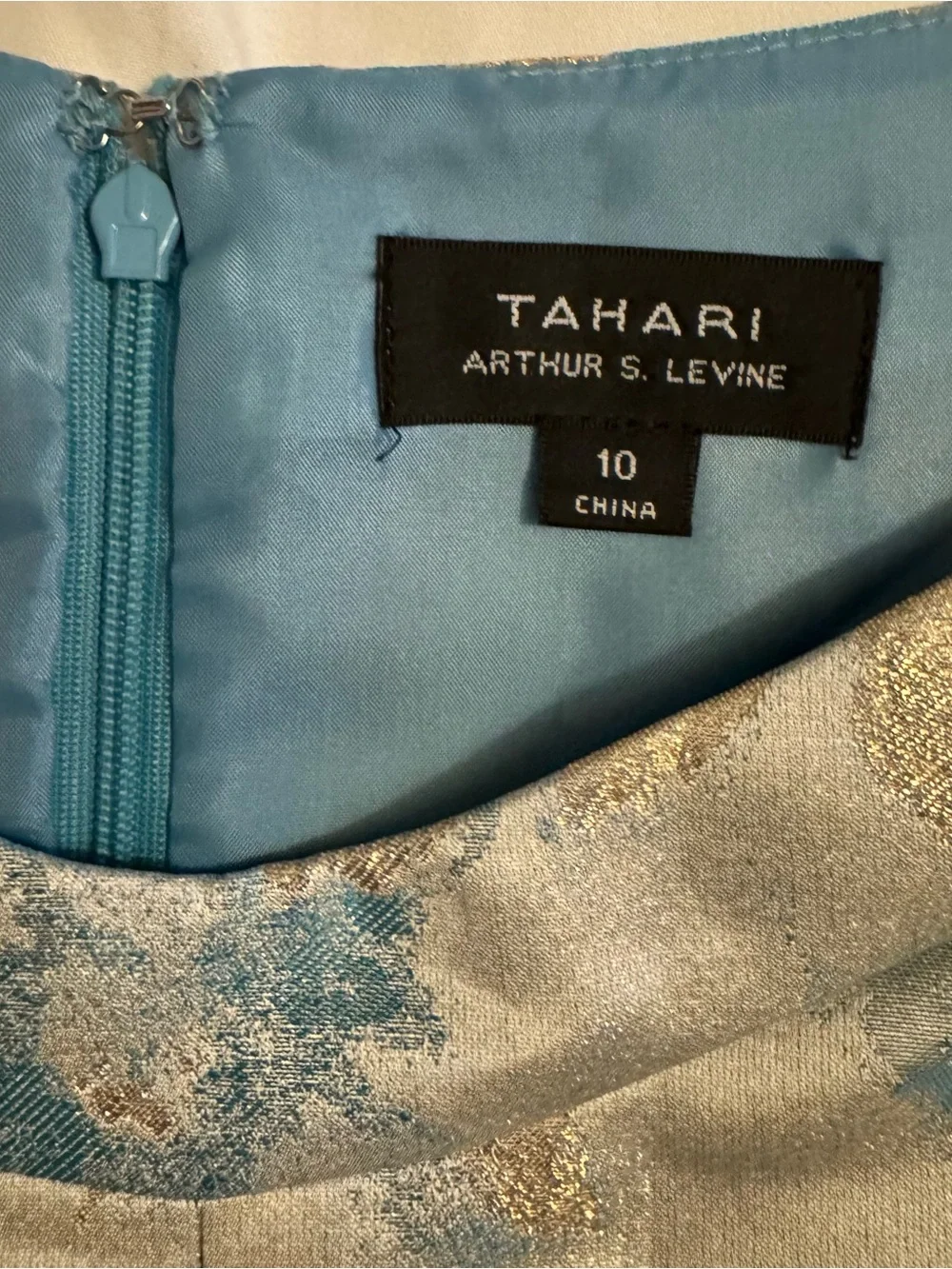 Tahari elegant sleeveless